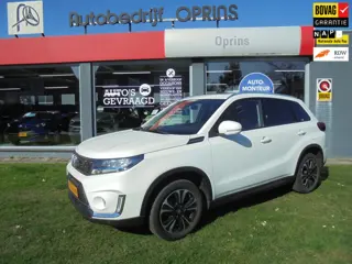 Suzuki Vitara 1.4 Boosterjet Style Smart Hybrid NL-Auto, 1500KG trekgewicht.