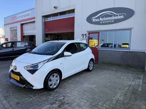 Toyota Aygo 1.0 VVT-i x-play (bj 2021)