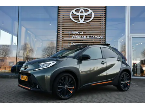 Toyota Aygo X 1.0 VVT-i S-CVT Limited Automaat 72pk | Elektrisch vouwdak | Parkeersensor voor en ach