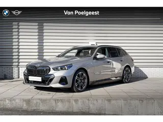 BMW i5 Touring eDrive40 M Sportpakket Pro / Innovation Pack / Travel Pack / Driving Assistant Profes