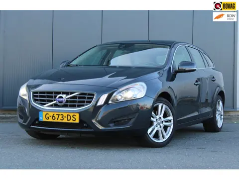 Volvo V60 1.6 T3 Summum, Automaat, Leder, Trekhaak, Parkeersensoren, Cruise Control