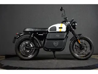 RGNT 01 Scrambler Zweeds fabrikaat, Net binnen! Heel weinig kilometers!