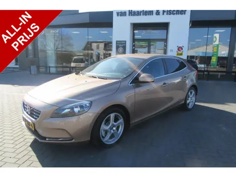 Volvo V40 1.6 T4 180 PK Momentum, Navigatie, Camera, PDC V+A