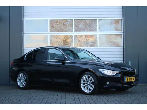 BMW 3-serie 316i Executive 136pk Clima/Cruise/Bi-Xenon/PDCv+a/Navi/Bluetooth/LED/RadioCD.AUX.USB/17"
