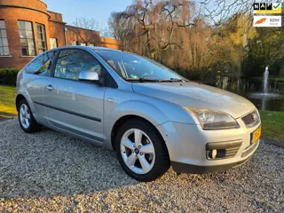 Ford Focus 1.6-16V First Edition *apk:02-2027*