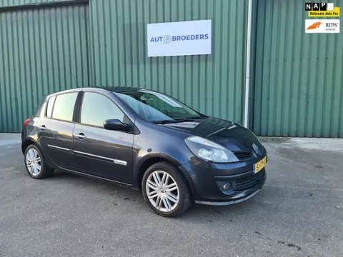 Renault Clio 1.6-16V Initiale AUTOMAAT - 5 DEURS - AIRCO