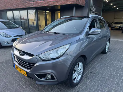 Hyundai Ix35 2.0i i-Catcher AUTOMAAT PANO TREKHAAK LEDER CAMERA CRUISE ORIG NL NAP