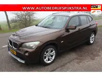 BMW X1 SDrive18i Executive // LEER / NAVI / TREKHAAK //
