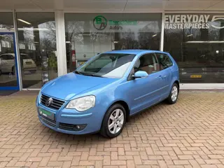 VOLKSWAGEN POLO 1.4-16V COMFORTLINE