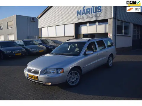 Volvo V70 2.4 Momentum met Leer 140 pk
