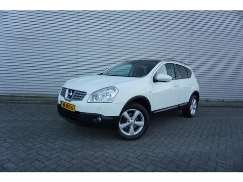 Nissan QASHQAI 2.0 Tekna Climate / Navi / Cruise / Camera / BT / Stoelverw. / Trekhaak / Lm velgen /