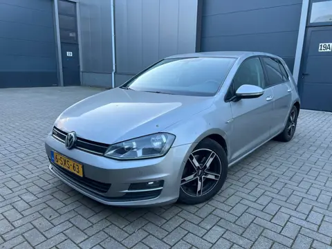 Volkswagen Golf 1.6 TDI Highline BlueMotion