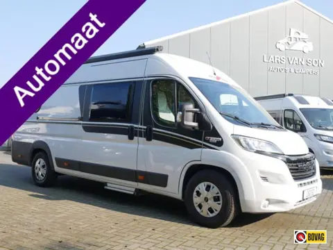 Carthago Malibu Van 640 LE, Automaat, Lengtebedden!!