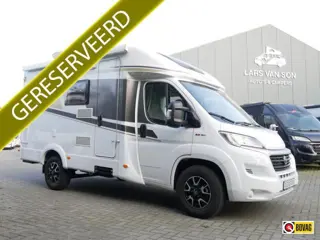 Carado T135, Compacte 6 Meter Half Integraal, Fransbed