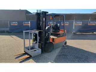 Toyota 7FBMF25 (bj 2012)