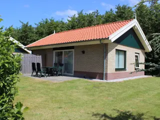Moderne en ruime bungalow met veel privacy vlakbij De Koog