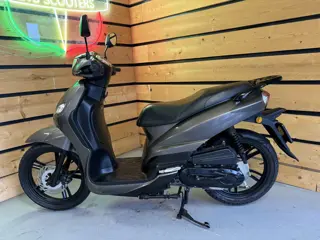 Peugeot Bromscooter Tweet Evo (bj 2019, automaat)