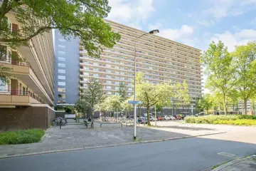 Woning aan de Arthur van Schendelplein te Delft