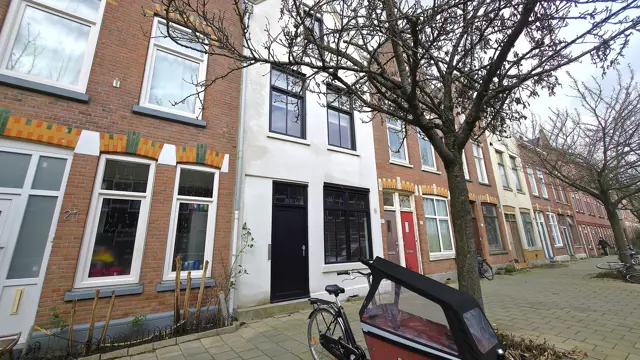 Woning aan de 2e Carnissestraat te Rotterdam