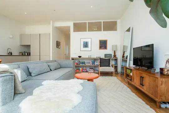 Woning aan de Tolstraat te Amsterdam