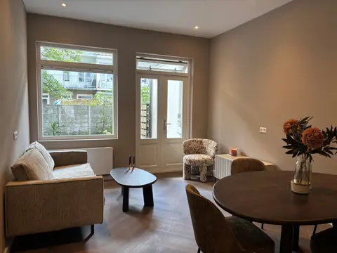 Woning aan de Aalsmeerweg te Amsterdam