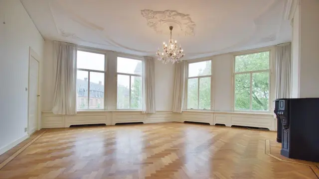 Woning aan de Ruysdaelkade te Amsterdam