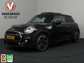 Mini Cooper S 2.0 John Cooper Works pakket! | Elektrisch Panoramadak | Carplay | Adaptief Cruise Con