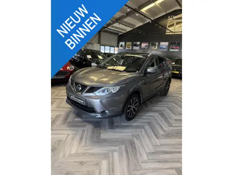 Nissan Qashqai 1.2 Tekna Trekhaak,automaat,camera,pdc,pano,elctr stoelen