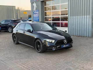 Mercedes-Benz A-klasse 180 d AMG | Widescreen | Camera | Sfeer | Carplay