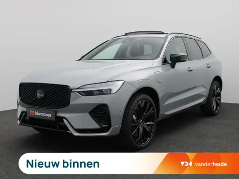 Volvo XC60 2.0 T6 Plug-in hybrid AWD Plus Black Edition Pano-Schuifdak, Trekhaak, 21" LM Velgen, 360