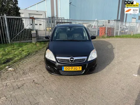 Opel Zafira 1.8 Cosmo 7 Zits