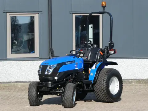 Solis 26 4wd / 0002 Draaiuren / Brede Gazonbanden