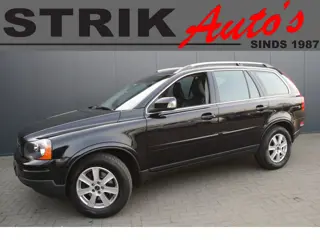 Volvo XC90 2.4 D5 Momentum - LEDER - NAVIGATIE - TREKHAAK