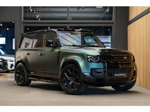 Land Rover Defender Urban Matte Pine Green P400e 110 SE Dynamic XS Edition