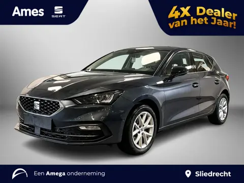 SEAT Leon 1.5 TSI 115pk Style | Adaptive Cruise Control | Achteruitrijcamera | Stoel- en stuurverwar