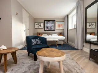 Ruime suite op het souterrain met eigen badkamer