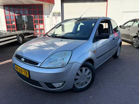 Ford Fiesta 1.4-16V Ghia |NIEUW APK|ELEKTR PAKKET|RIJD SCHAKELT GOED|