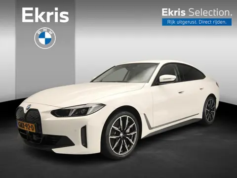 BMW i4 Gran Coupé eDrive35 LED | Navigatie | Active cruise | Sportstoelen | Stoelverwarming | DAB | 