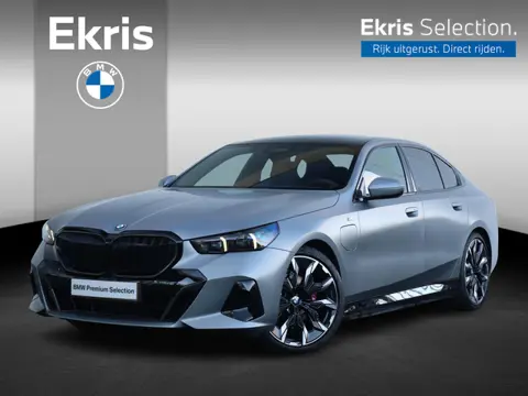 BMW 5-serie 530e M Sport Edition M Sportpakket Pro - Elektrische Trekhaak - Panoramadak - Stoelventi