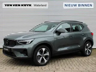 Volvo XC40 2.0 B4 Plus Dark / Trekhaak / All Season Banden / Stoel+Stuurwielverwarming / Elek. verst
