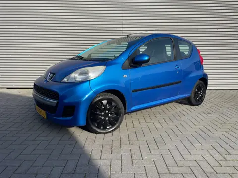 Peugeot 107 1.0-12V XS bouwjaar 2010 met nw apk