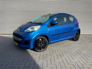 Peugeot 107 1.0-12V XS bouwjaar 2010 met nw apk