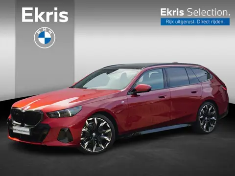 BMW 5-serie Touring 530e M Sport Pro | Trekhaak / Comfortstoelen Elektrisch met geheugen / Panoramad