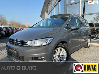 Volkswagen Touran 1.5 TSI Highline | 7 Persoons | Trekhaak | Pano | Stoelverwarming | Camera | LMV |