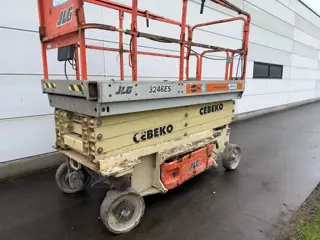 JLG 3246ES (bj 2011)