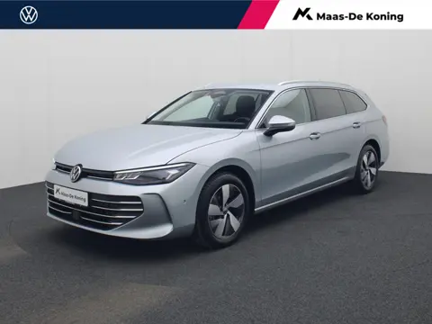 Volkswagen Passat Variant 1.5eTSI/150PK Business DSG · Navigatie · Apple/Android Car Play · Camera ·