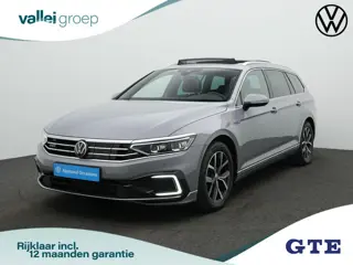 Volkswagen Passat 1.4 TSI PHEV 218 pk GTE | Panoramadak | Trekhaak | Discover Pro | Adaptief onderst