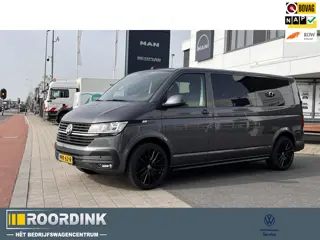 Volkswagen Transporter T6.1 L2H1 28 Highline Dubbele cabine 20" LMV, 6 zits, trekhaak sidebars zwart