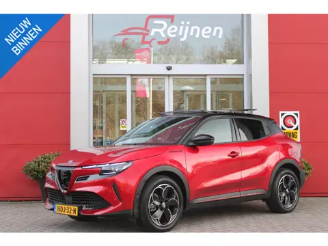 Alfa Romeo Junior Alfa Romeo Junior ELETTRICA SPECIALE 156PK 54 kWh | PANORAMISCH SCHUIF/KANTEL DAK 