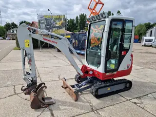 Takeuchi TB216 met 2089 uur (bj 2020)